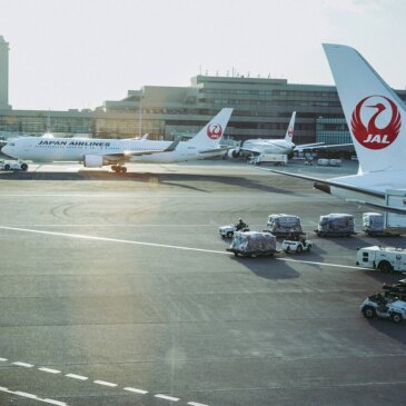 Japan Airlines amplía su flota con nuevos Boeing y Airbus